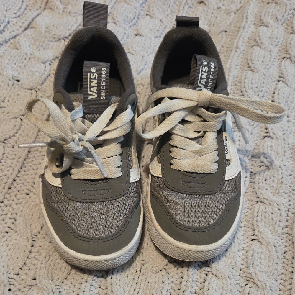 Vans Kids Sneakers in Gray and White